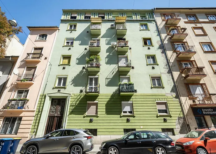 Admiral Blue Apartment With Balcony